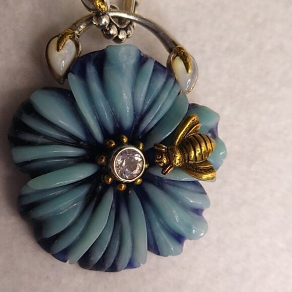 Margaret Thurman's Echo of the Dreamer Floral Enhancer Pendant - Picture 6 of 9